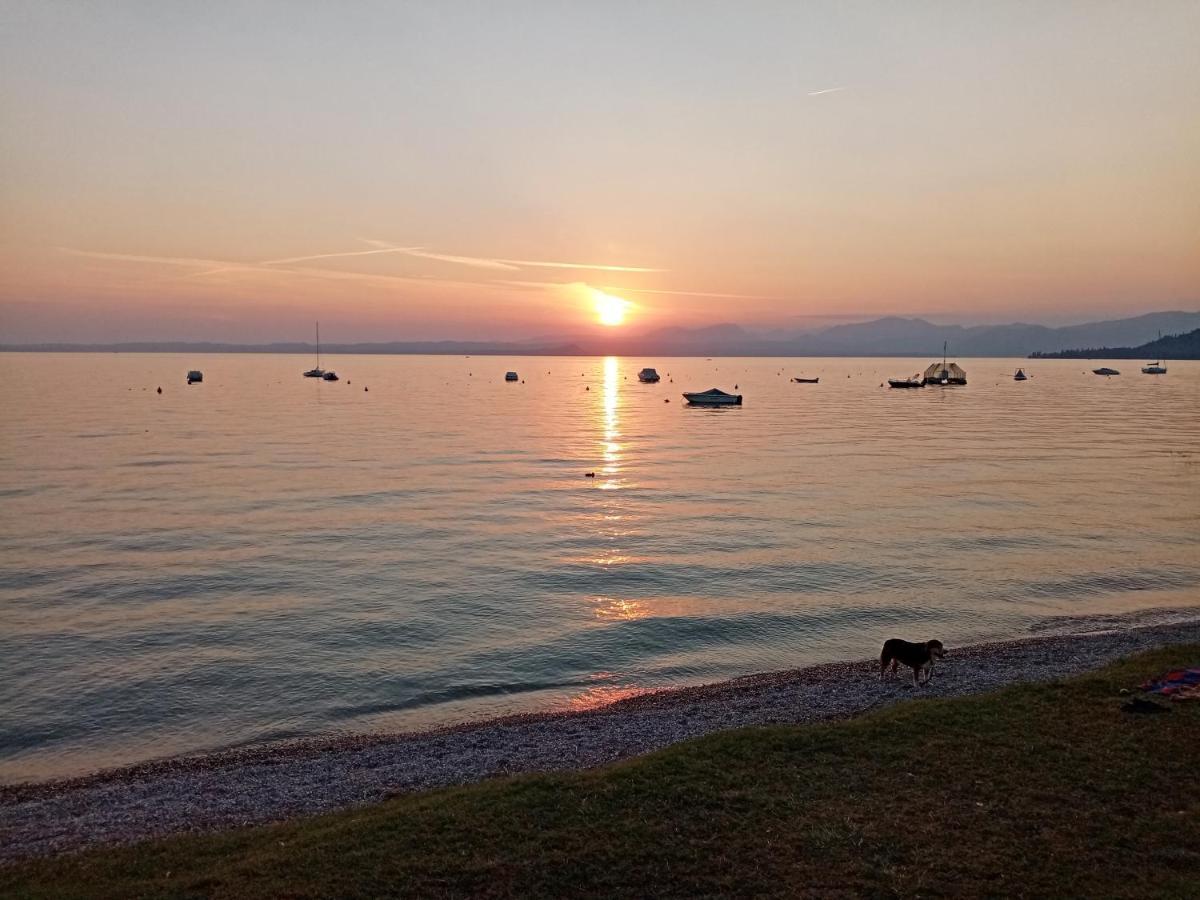 Villetta Daniela - A Due Passi Dalla Spiaggia Σιρμιόνε Εξωτερικό φωτογραφία